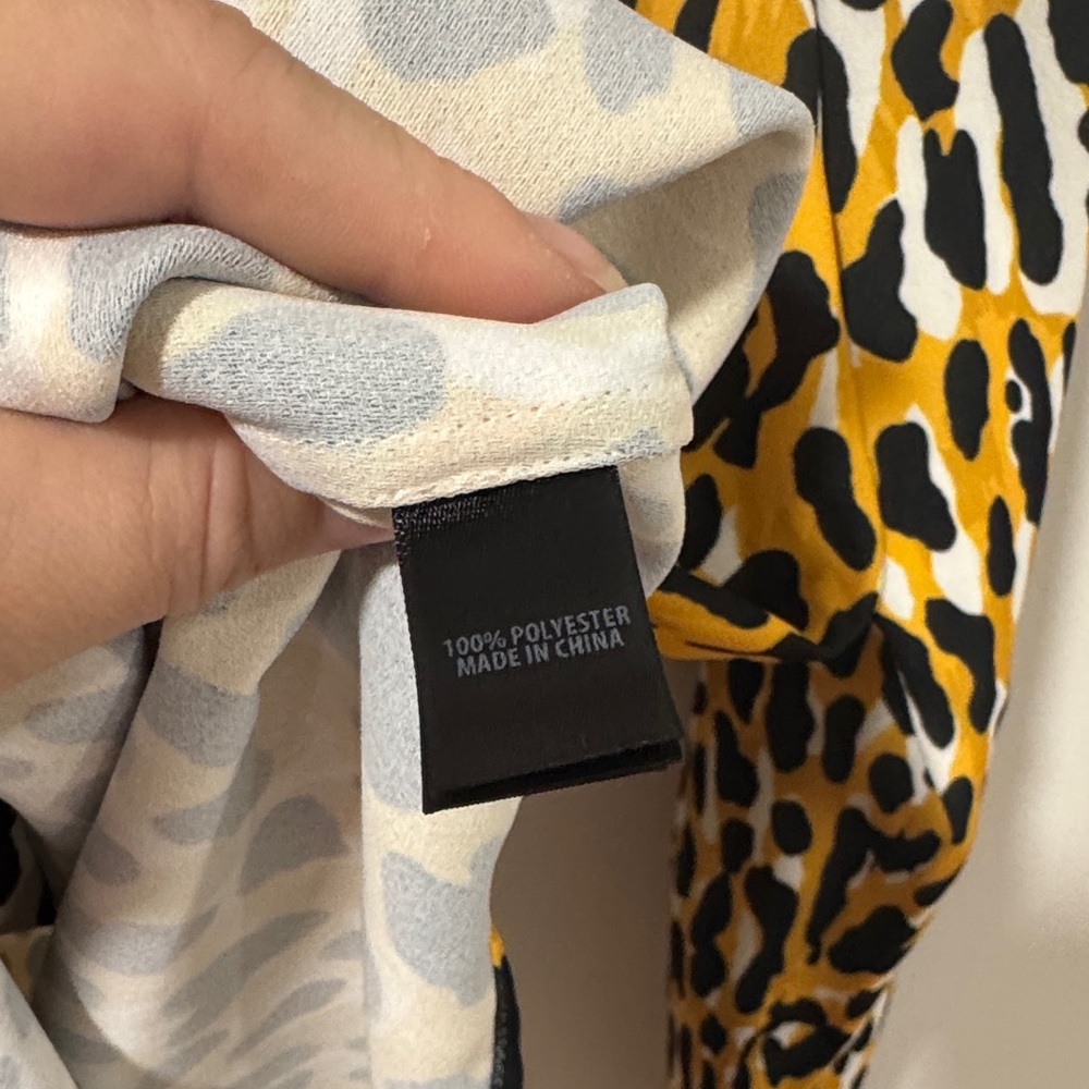 St. John Leopard Print Medium Shirt - Picture 6 of 10
